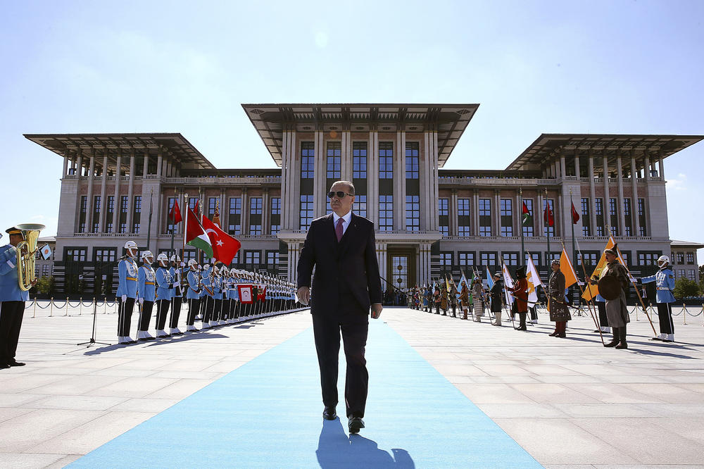 Erdoganova predsednička palata je 4 PUTA VEĆA OD VERSAJA! Mesečni račun za struju iznosi POLA MILIONA DOLARA! (VIDEO)