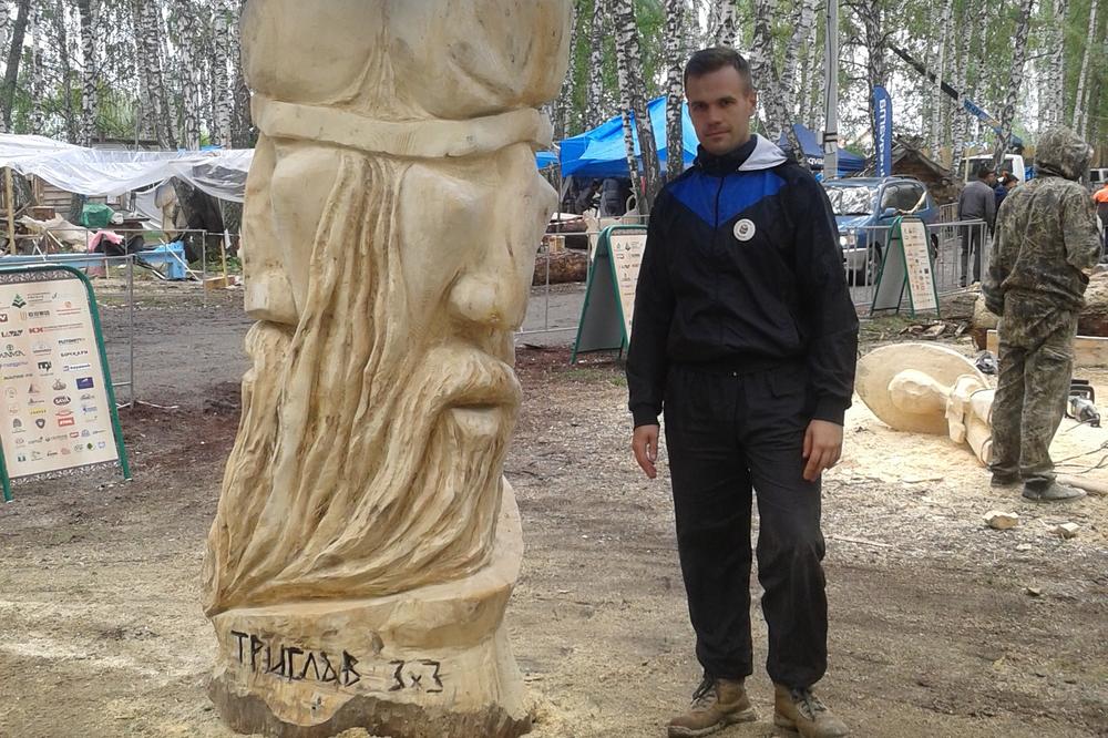 Bojan pravi OGROMNE BOŽANSKE SKULPTURE OD DRVETA! Ovo je jedna od najlepših umetničkih priča Srbije (FOTO)