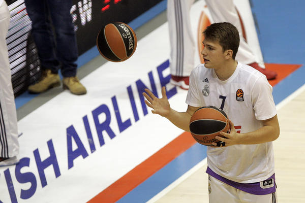 BRATE, VRATIĆEŠ SE JAČI! Emotivna poruka Luke Dončića za Kuzmića koji je završio sezonu posle užasne povrede! (FOTO)