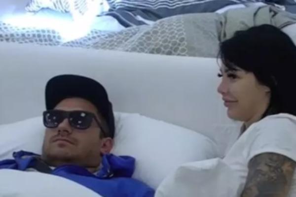 NIJE VIŠE MOGLA DA ĆUTI! PROGOVORILA DUŠANOVA MAJKA: Evo šta misli o potencijalnoj SNAJKI Anđeli Veštici!