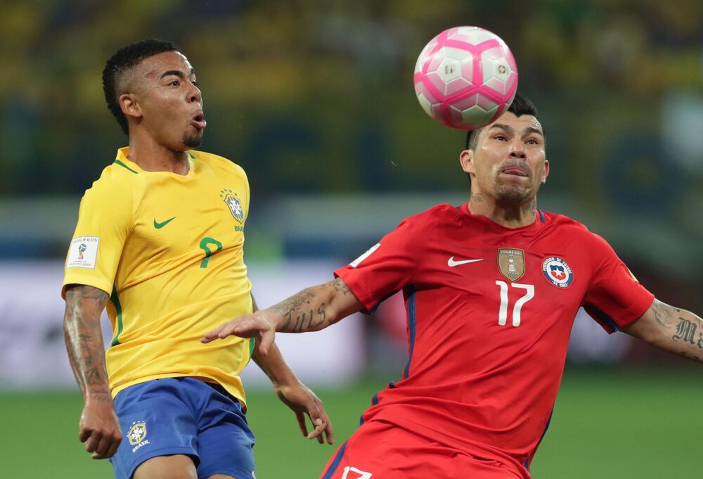 Gari Medel u dresu Čilea  