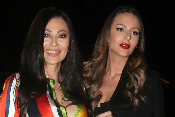 Anastasiji grudi samo što ne ispadnu, butine sevaju, sve se vidi! U ŽIVOTU NISMO VIDELI MANJU I KRAĆU HALJINU! (FOTO)