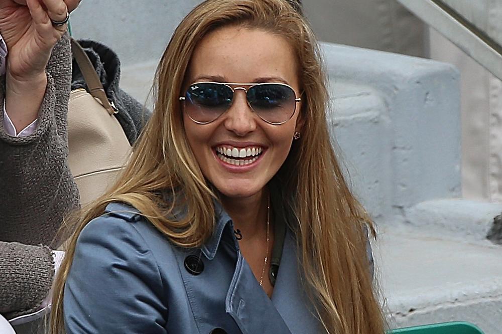 DO SAD IH NISMO VIDELI ZAJEDNO! Jelena Đoković izvela bebice u šetnju, Instagram se istopio od slatkoće! (FOTO)