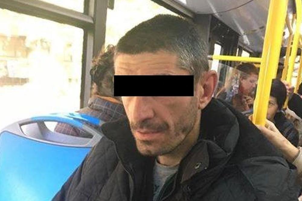 AKO GA VIDITE, SKLONITE SE ODMAH! Manijak iz GSP-a pipka devojke po butinama, diše im za vrat i dodiruje im grudi! (FOTO)