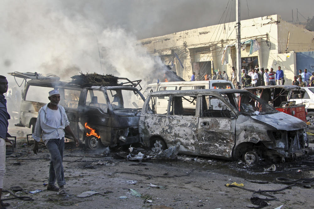 JEZIV SAMOUBILAČLKI BOMBAŠKI NAPAD U SOMALIJI: Najmanje 15 ubijenih i isto toliko povređenih