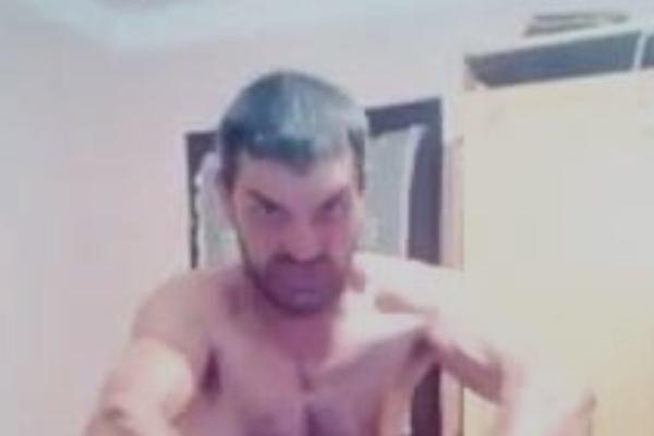 KUME, PIŠI OVO NA INTERNET: Da li je ovo NAJOPASNIJI ČOVEK U SRBIJI? (VIDEO)