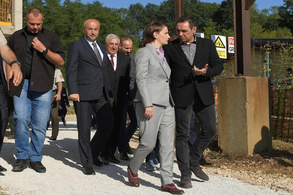 Brnabić o aferi Vulinova tetka: Svejedno mi je, besmisleno je da se uvek o tome govori