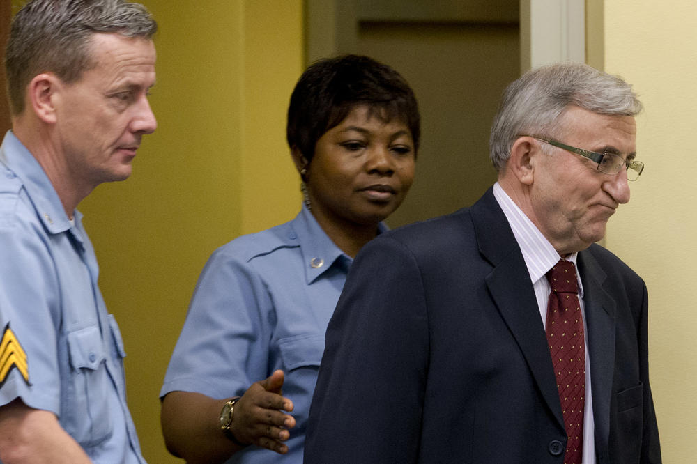 HAŠKI OSUĐENIK VLADIMIR LAZAREVIĆ UČIĆE STUDENTE VOJNE AKADEMIJE: Na katedru vraćaju još oficira iz rata na Kosovu