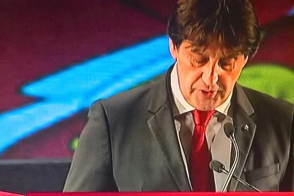 RTS, VAŠE PRAVO DA SE LJUDSKI NASMEJETE! Bratislav Gašić direktor koji TUČE - Tviter plače od smeha! (FOTO)