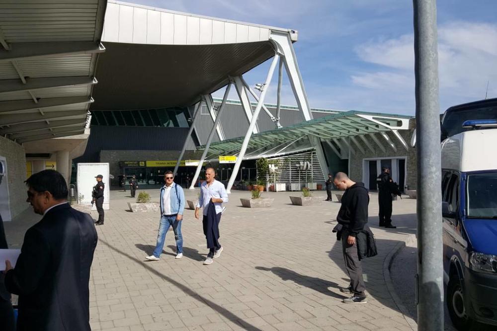 POD PUNOM OPREMOM: Partizan u Tirani dočekali specijalci naoružani do zuba! (FOTO)