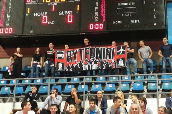 Ajde što od krcatog Pionira nema ništa, ali kako je moguće da desetak navijača Ritasa nadglasava Grobare?! (FOTO) (VIDEO)