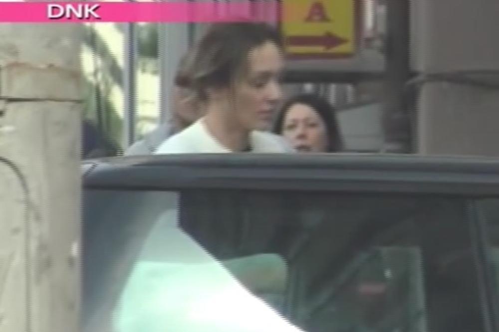 ANABELA ATIJAS PROPALA: Zbog Lunine afere pevačica izgleda NIKAD GORE! (VIDEO)