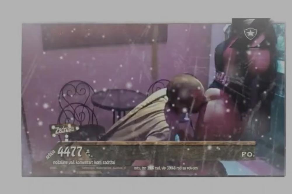 ON JE NEBAŽDAREN I MANIJAK! Posle svih akcija Đekson sada sa STRIPTIZETOM, bez pokrivača, bez CENZURE! (VIDEO 18+)