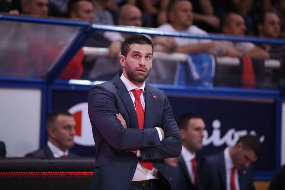 TEŠKA ODLUKA! Alimpijević NE RAČUNA na jednog od najiskusnijih igrača Zvezde! (FOTO)