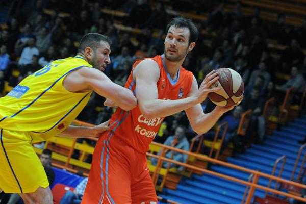 POZNATOM HRVATSKOM KOŠARKAŠU SE JOŠ NIJE VRATIO MIRIS: Godinu dana od kako je preležao Koronavirus, i dalje se muči