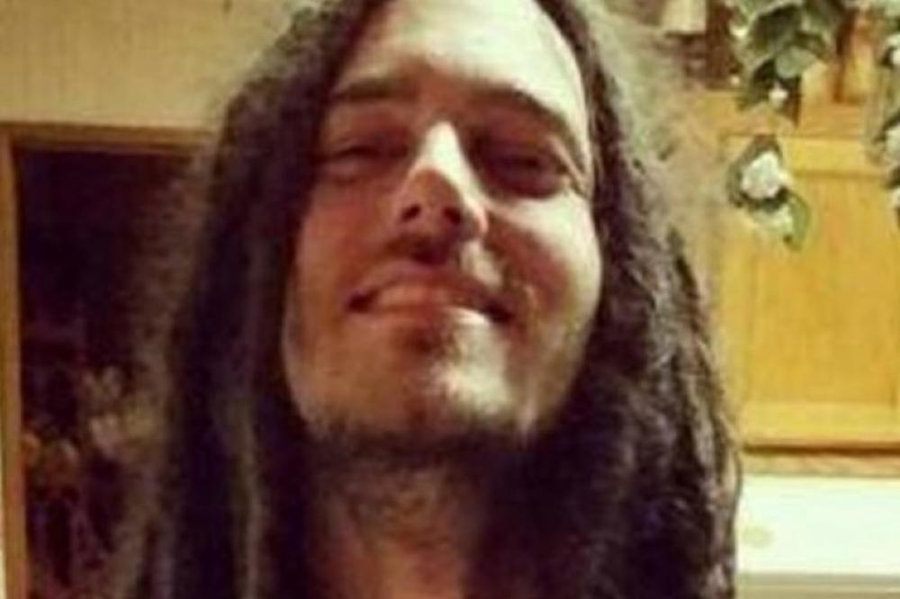 PUŠTAO JE DREDOVE 11 GODINA, A ONDA ODLUČIO DA SE OŠIŠA: Niko nije mogao da ga prepozna, žene su poludele za njim! (FOTO)