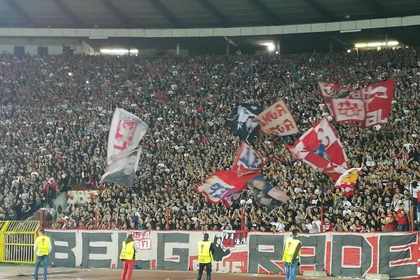 Delije istakle identičan transparent u Čačku i Beogradu! Poruka svim zvezdašima koju definitivno moraju ozbiljno da shvate... (FOTO) (VIDEO)