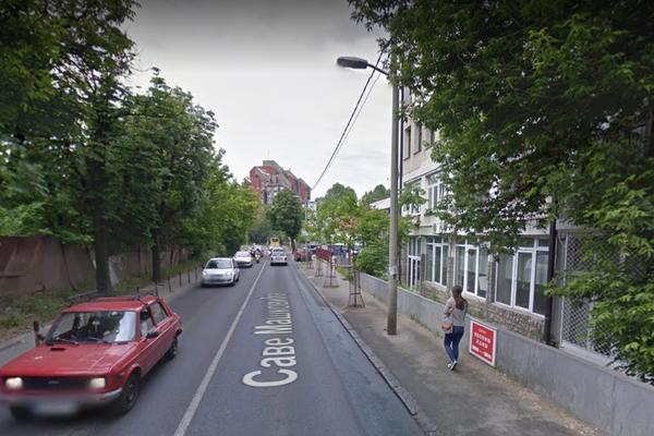 Napadači sa skutera u pokretu pucali u pežo, ima mrtvih! MAFIJAŠKI OBRAČUN USRED DANA NA TROŠARINI!