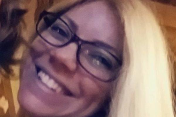 Imam 25 godina, a OVO je moj dečko: Kada nas ljudi vide zajedno, kažu da smo ODVRATNI, a MI SMO NERAZDVOJNI!