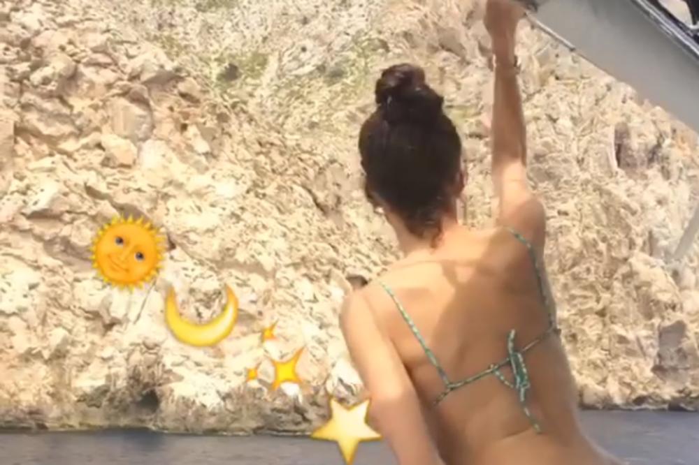 KAD VIDITE KAKO IZGLEDA, NEĆE VAM BITI DOBRO! Plejboj predstavio prvu TRANSRODNU ZEČICU! (FOTO)