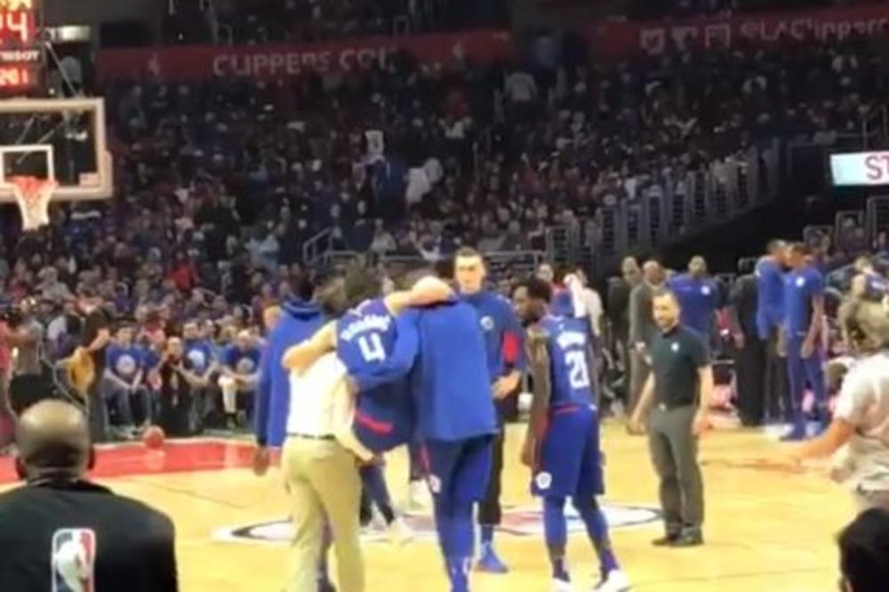 TRAGEDIJA U NBA, TEODOSIĆA IZNELI SA TERENA: Mora na magnetnu rezonancu, povreda zgloba je OZBILJNA! (VIDEO)