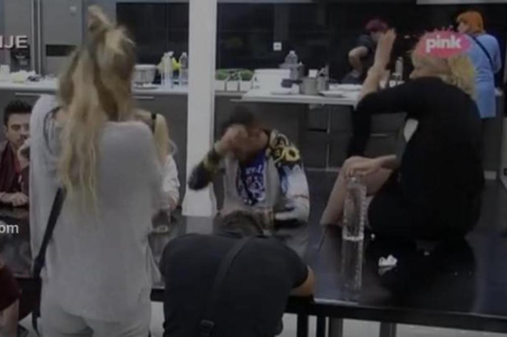 RASULO U ZADRUZI! Gađala Golubovićku DIREKT u glavu, u trenutku nastao HAOS, a onda...(VIDEO)