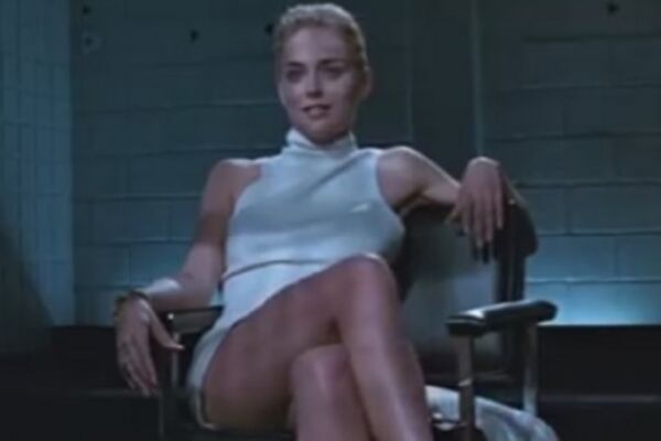 ŠERON STOUN IMA MLAĐU SESTRU KOJU JE SADA POKAZALA JAVNOSTI! Nije REALNO da BOG stvori dve OVAKVE ŽENE!