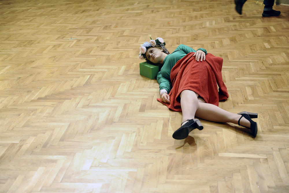 POSLE ŽURKE NA PODU JE OSTALA DA LEŽI ODSEČENA GLAVA ŽENE DRŽAVNOG TUŽIOCA: O ovoj sceni danas priča cela Srbija (VIDEO)