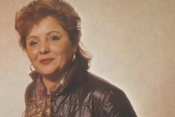 UDALA SE SA 15 GODINA, ZBOG TUGE POSTALA ALKOHOLIČARKA: Srpska pevačica je na kraju UMRLA u bolesti i SAMOĆI!