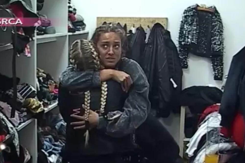 TEODORA SE GUŠILA U SUZAMA A LUNA JOJ ZABILA NOŽ U LEĐA: Zar se ovako priča s NAJBOLJOM DRUGARICOM?! (VIDEO)