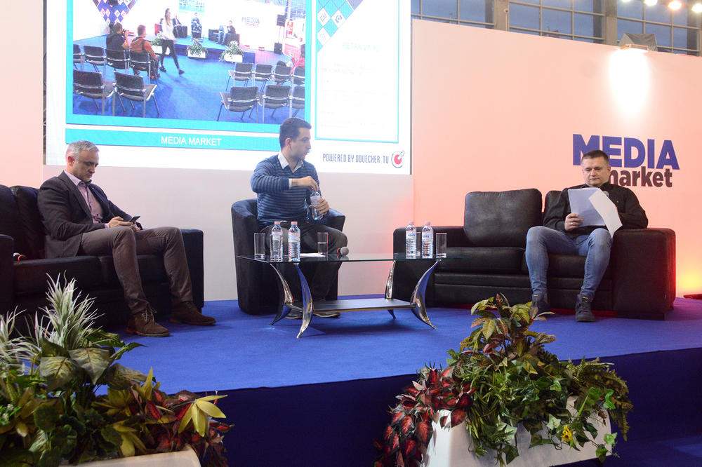 POSTOJE LI JOŠ UVEK NOVINARSKE VELIČINE? Pričali smo na Sajmu medija o stanju u srpskom novinarstvu danas