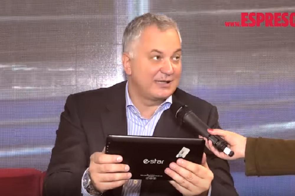 VAŽNO JE POBEDITI SNS KRIMINALCE, staviću katanac na ruke onih koji kradu Beograd! Šutanovac odgovara na tvitove o sebi! (VIDEO)