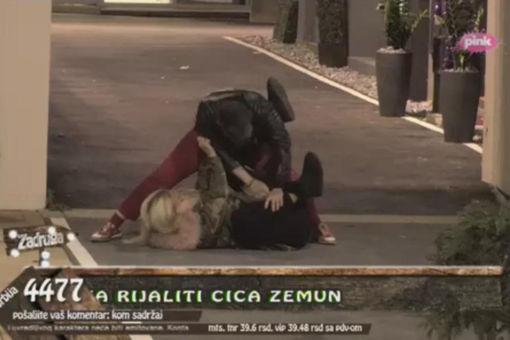 MATORA U AKCIJI! Pokušala da poljubi Sanju, a ona navalila na njene INTIMNE DELOVE TELA! (VIDEO)