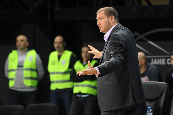 Trener MZT-a besan posle poraza! Brukamo sebe i klub, ovo je sramota! (VIDEO)