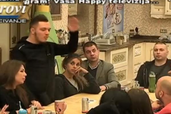 JAVIO SE U PROGRAM I OTKRIO ŠOKANTNE DETALJE: Razvela si čoveka, jurila te MAFIJA i ostala si dužna 12.000 evra