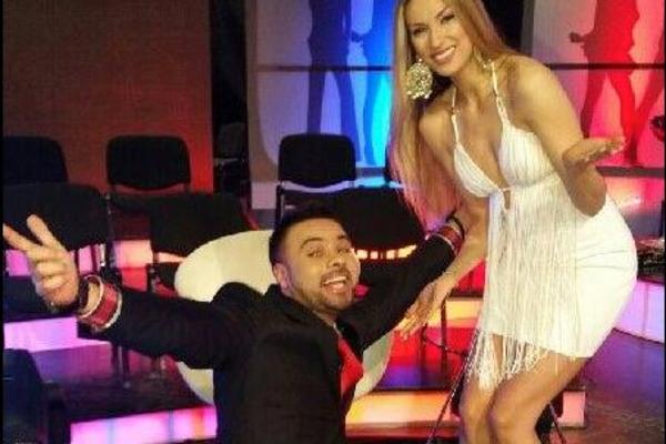 SRPSKI VODITELJ NAPADNUT, ZAVRŠIO U BOLNICI! Devojka je iz čista mira krenula da me davi, jedva smo uspeli da je savladamo! (FOTO)