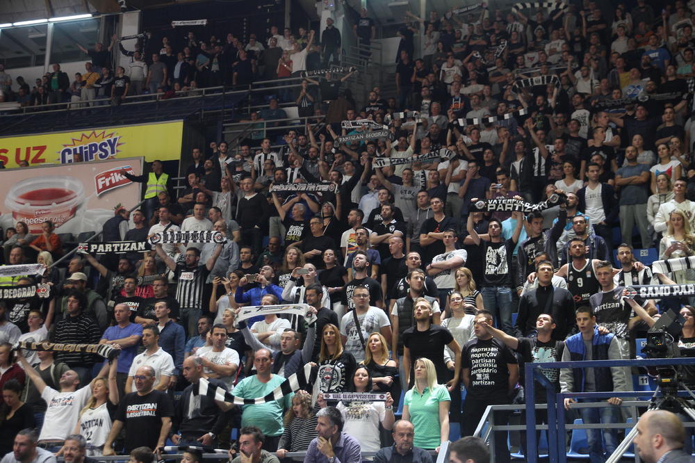 BOMBA! GOST IZ SNOVA U MITROVICI! Robert Kanterburi Bjuford došao na meč Partizana i Mege!