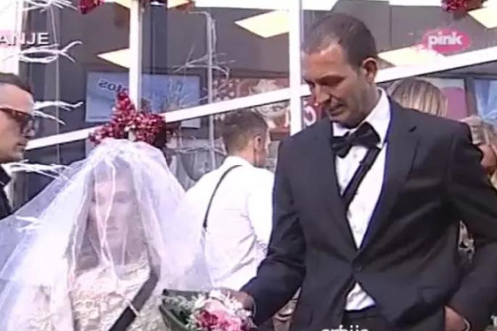 ON JE PEVAO NA SVADBI DIVNE I MARKA I OTKRIO JE: Sve je privid dobre atmosfere, čim stane muzika, nastaje PAKAO!
