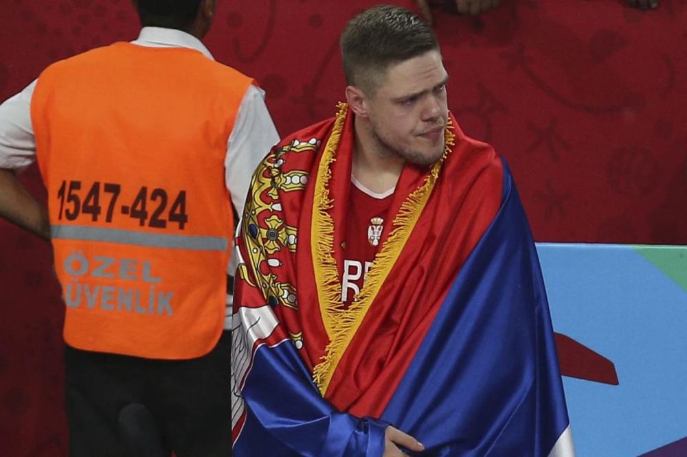 ŠTIMAC IMA SRCE KAO KUĆA! Miljenik nacije obradovao devojčicu koju su ismejavali u školi! (FOTO)