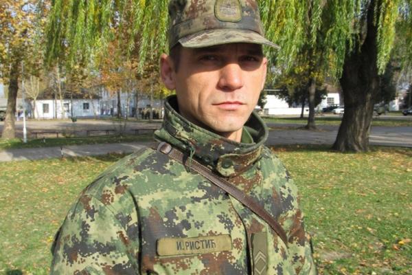 BACIO SE POD NOŽ DA SPASI ŽENU! Ivan je ponos VOJSKE SRBIJE, a o njegovom HEROJSKOM činu se priča danima!