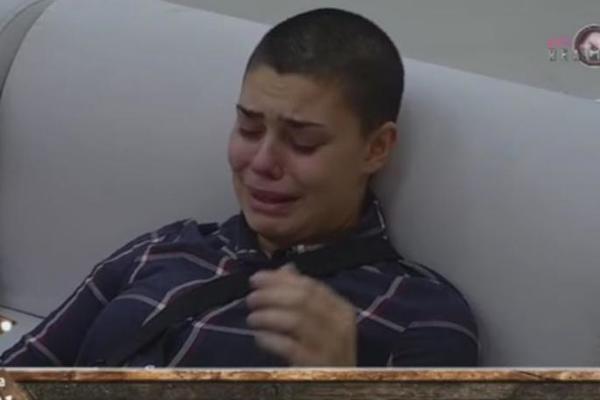 NAKON NERVNOG SLOMA ĆERKE U ZADRUZI Majka Mine Vrbaški i STRAHU: Ona će načisto poludeti, zašto je ne puste NAPOLJE! (VIDEO)