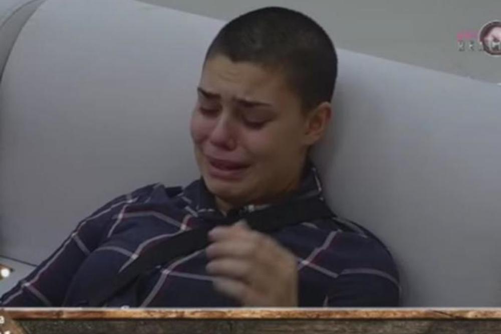 PONIŽAVA ME, OSEĆAM SE BEDNO! Mina ne može da prestane da plače zbog Đeksona, a njega BAŠ BRIGA, juri Anu Korać! (VIDEO)