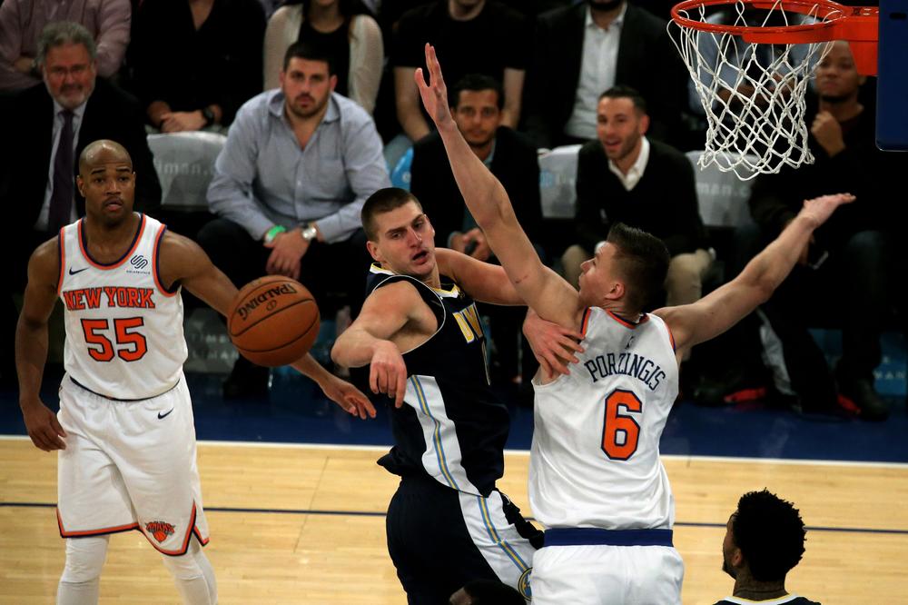 NIJE NI ČUDO ŠTO JE POSTAVIO REKORD: Nikola Jokić je morao da blista, jer je znao ko ga gleda sa tribina! (FOTO) (VIDEO)