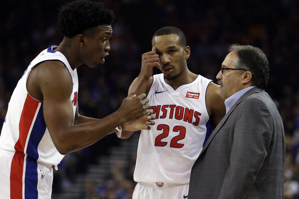 BOBI, BEŽI ODATLE GLAVOM BEZ OBZIRA: Ludi Van Gandi nema nameru da ga pušta češće u igru, iako Srbin uvek izdominira!