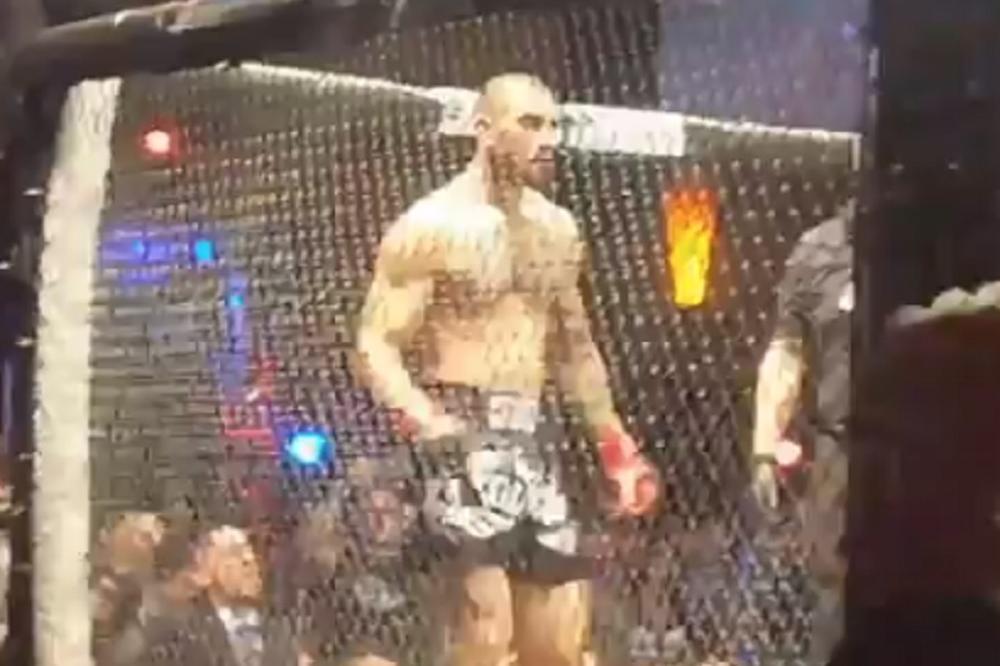 Ubilački instinkt: Unuk Džona Gotija uništio protivnika na debiju u oktagonu! (VIDEO)