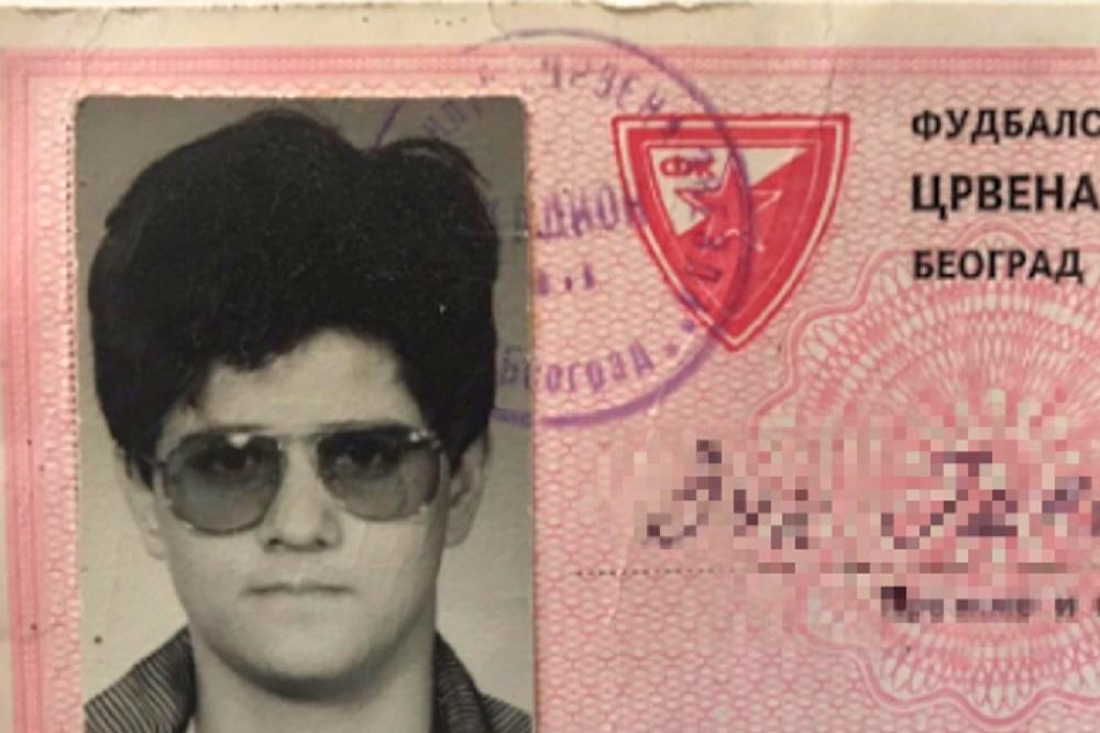 I ZA FLJAMURTARI JE NAVIJAO: Ni u milion pokušaja ne biste pogodili koji poznati političar sa slike je kao klinac bio vatreni Delija! (FOTO)