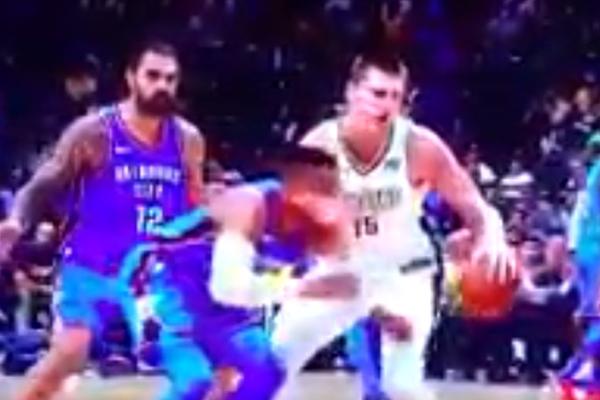 RASELE, NE KAČI SE SA SRBIMA: Jokić pljusnuo Vestbruka preko lica! To mu je za udaranje Bogdanovića! (VIDEO)