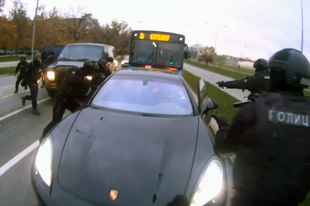 IZ LUKS AUTOMOBILA I STANOVA U MARICU! NS specijalci hapsili KOKAINSKU mafiju u SPEKTAKULARNOJ AKCIJI! (VIDEO)