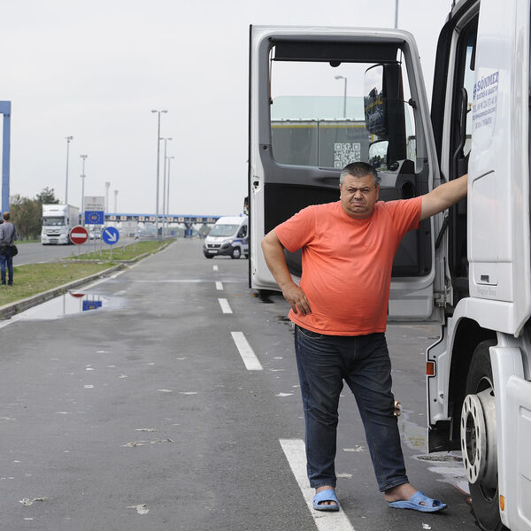 Stavili su nam bukagije, nismo imali vazduha u sobi: Kamiondžija Milan preživeo pakao u SAD nakon masovnih hapšenja