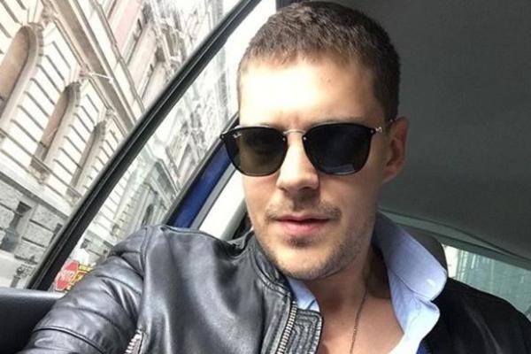 OVO JE TOLIKO ODVRATNO, DA ĆEMO BACITI PEGLU! Biković  hteo da se pohvali svojim telom, ali svi su buljili u njegova stopala! (VIDEO)